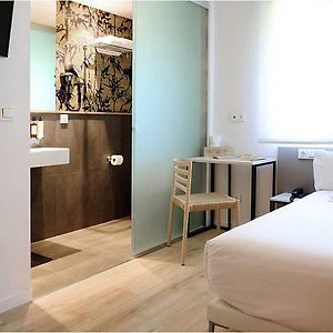 Private Bathroom Single Room